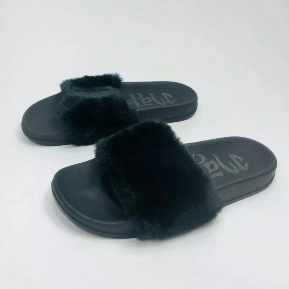 NWT Mad Love Fuzzy Faux Women's Slip on Sandals